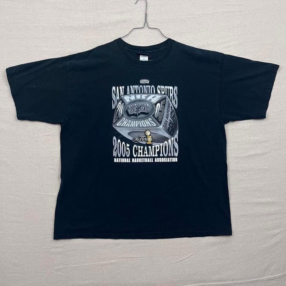 Vintage 2005 San Antonio Spurs NBA Champions Ring Graphic Tee Shirt Black